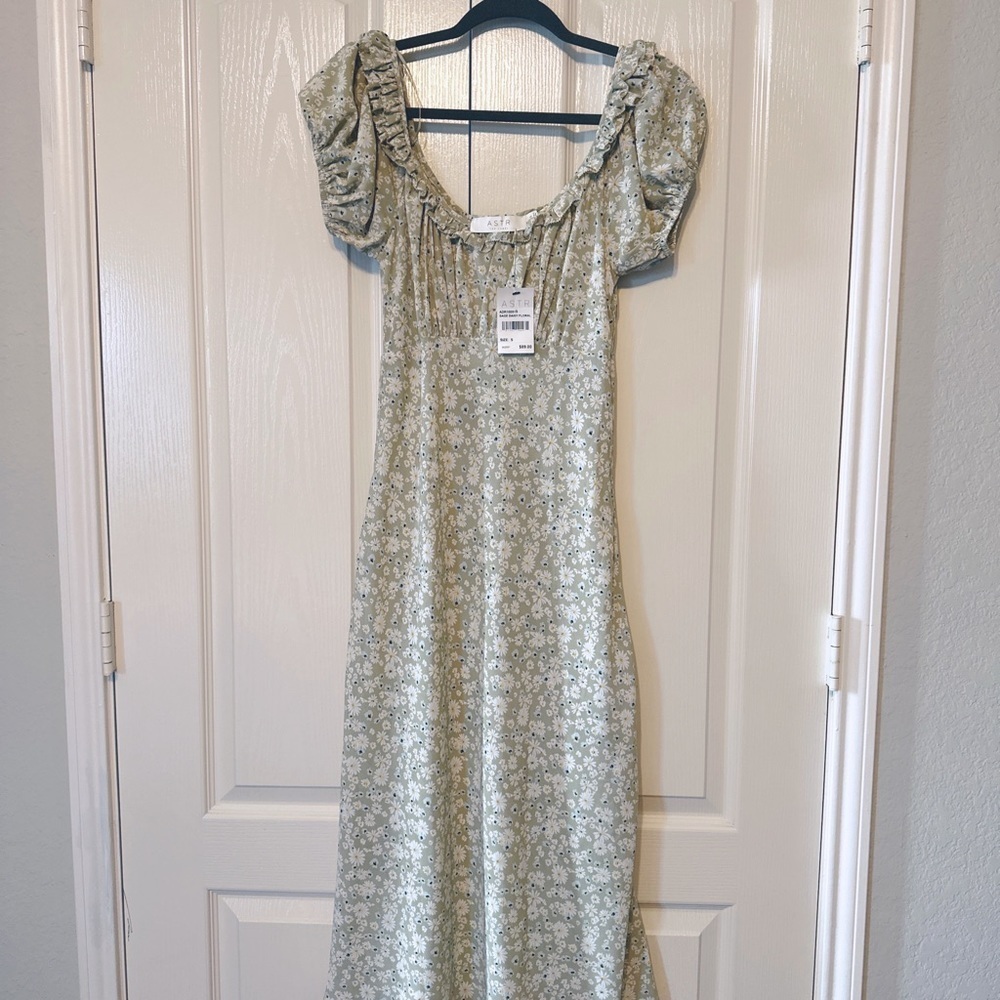 ASTR Sage Daisy Floral Long Dress Size Small